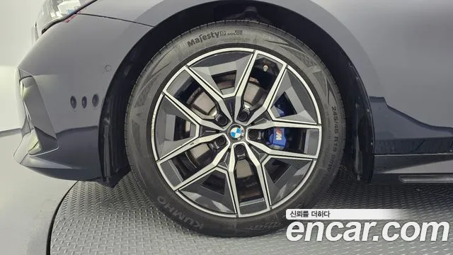BMW 5 Series G60 — Фото автомобиля 5