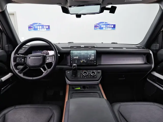 Land Rover Defender — Фото автомобиля 6