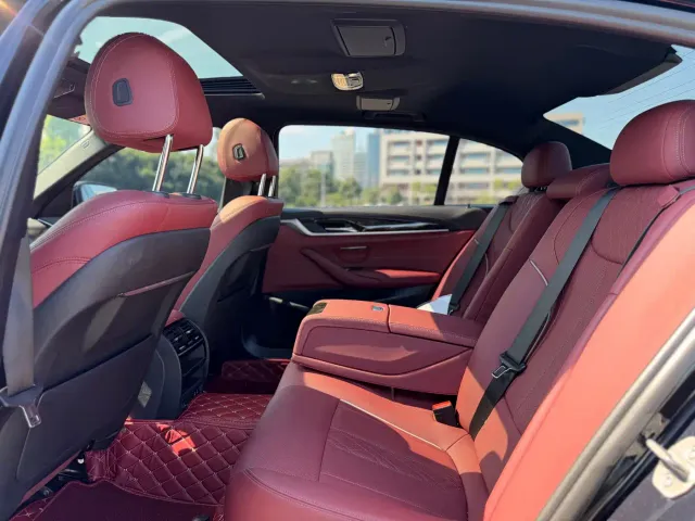 BMW 5 Series — Фото автомобиля 6