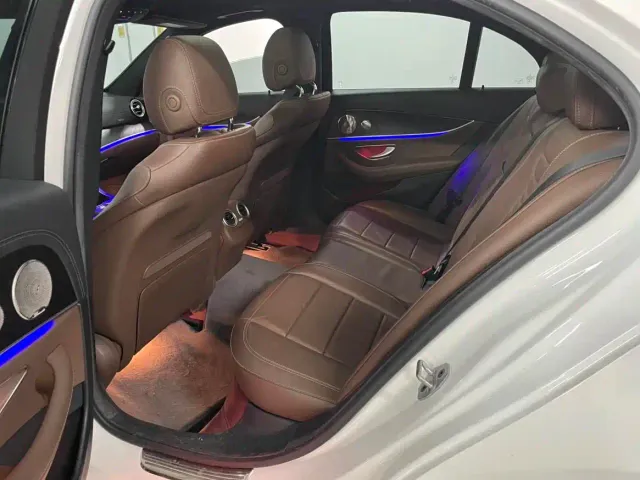 Mercedes-Benz E-Class — Фото автомобиля 8