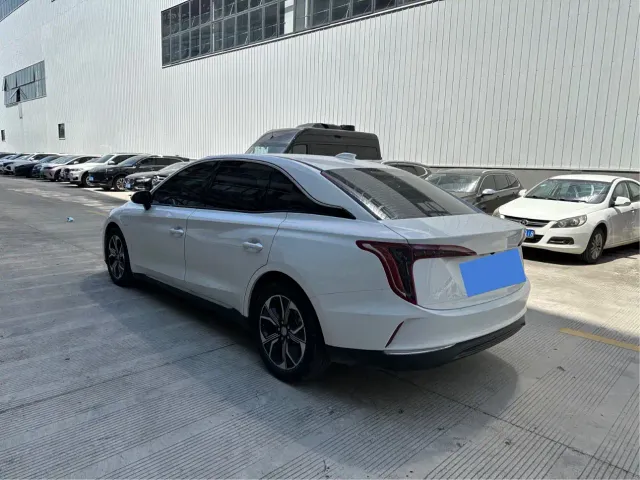 Hongqi E-QM5 — Фото автомобиля 6