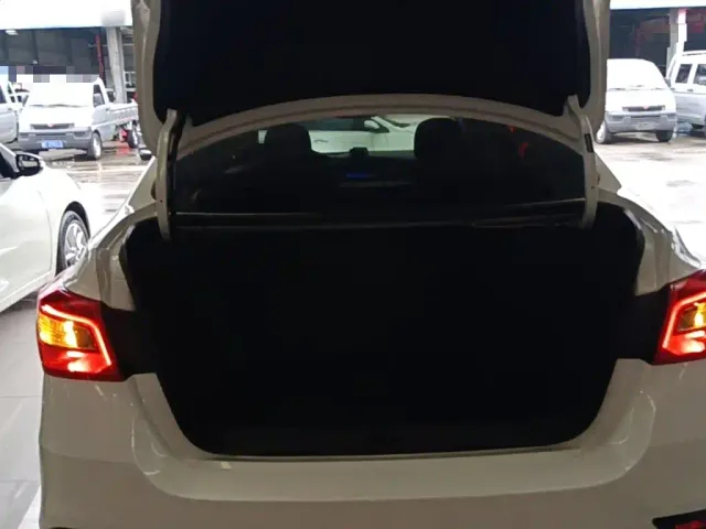 Nissan Sylphy — Фото автомобиля 18