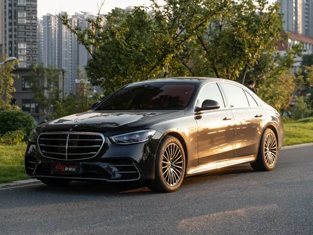 Фотография автомобиля — Mercedes-Benz S-Class