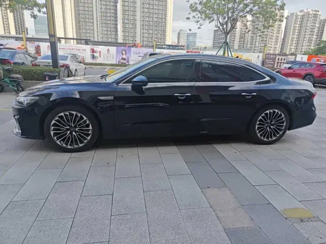 Audi A7L — Фото автомобиля 2