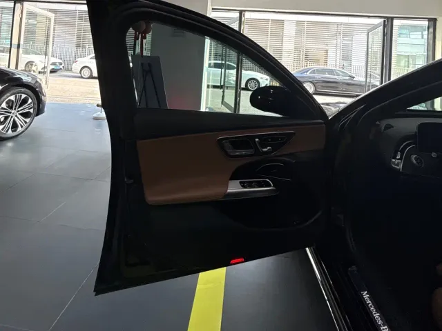 Mercedes-Benz E-Class — Фото автомобиля 7
