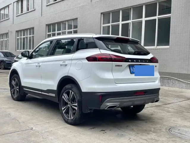Geely Boyue — Фото автомобиля 3