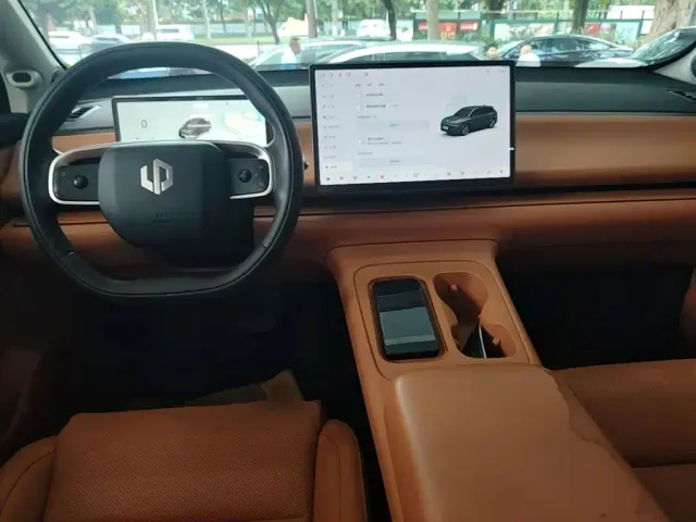 Leapmotor C10 — Фото автомобиля 9