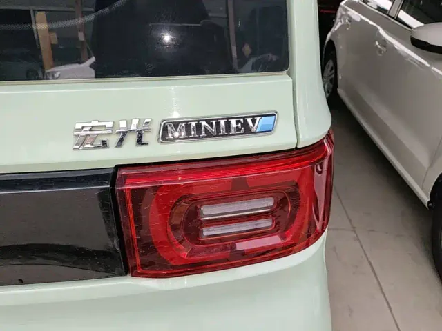 Wuling Hongguang Mini EV — Фото автомобиля 7