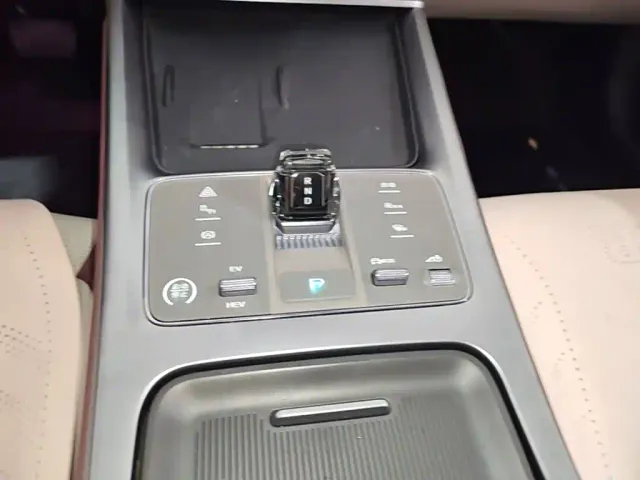BYD Seal 07 DM-i — Фото автомобиля 13