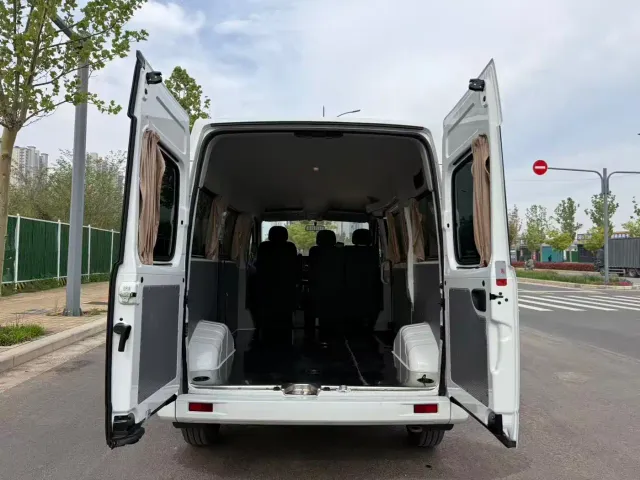 Maxus Xintu V80 — Фото автомобиля 5