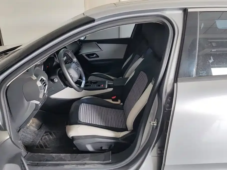 Citroën Versailles C5 X 2024 1.6T Enjoy Extraordinary — Фото автомобиля 9
