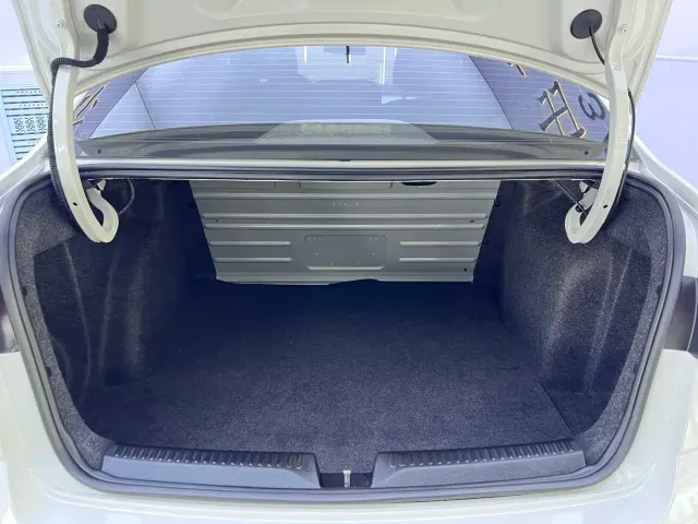Škoda Rapid 2022 1.5L Automatic Comfort Edition — Фото автомобиля 16
