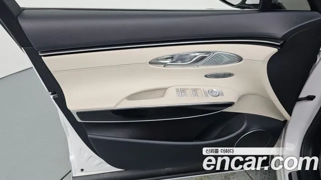 Genesis GV70 2.5T Бензин 2WD — Фото автомобиля 20