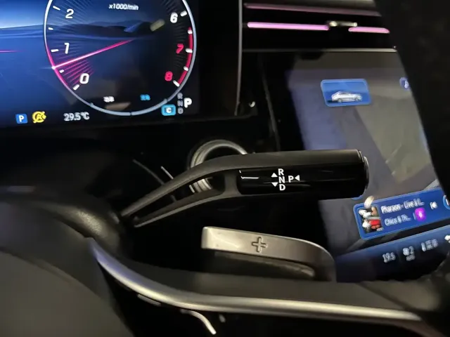 Mercedes-Benz Mercedes-Benz E-Class 2024 Model E 300 L Luxury — Фото автомобиля 14