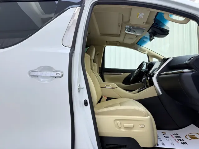 Toyota Vellfire — Фото автомобиля 10