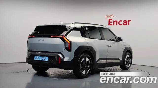 Kia EV3 — Фото автомобиля 2