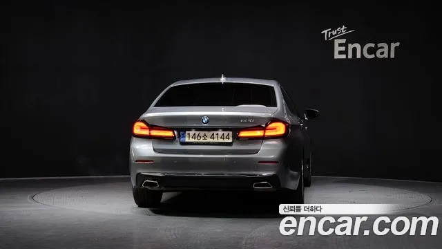 BMW 5-Series — Фото автомобиля 4