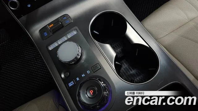 Genesis GV70 2.5T Бензин AWD — Фото автомобиля 8