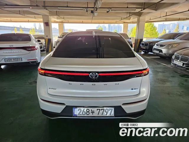 Toyota Crown — Фото автомобиля 4