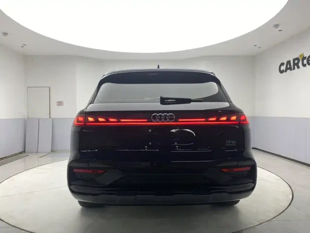 Audi Q6 — Фото автомобиля 6