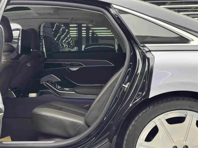 Audi Audi A8 2022 A8L 55 TFSI quattro Premium Collector's Edition — Фото автомобиля 9