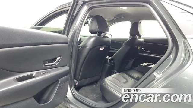Hyundai Avante CN7 — Фото автомобиля 16