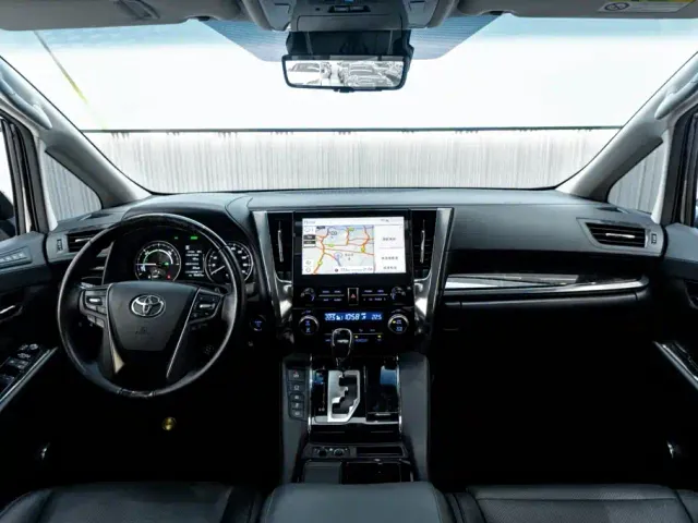 Toyota Vellfire — Фото автомобиля 15