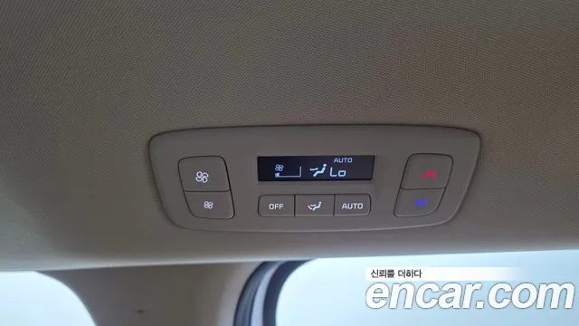 Kia Carnival Generation 4 — Фото автомобиля 18
