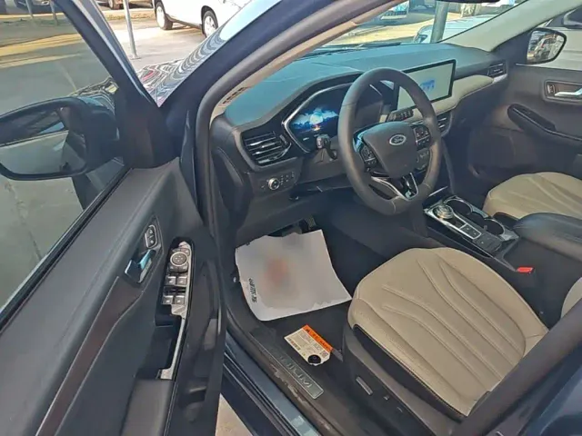 Ford Escape — Фото автомобиля 15