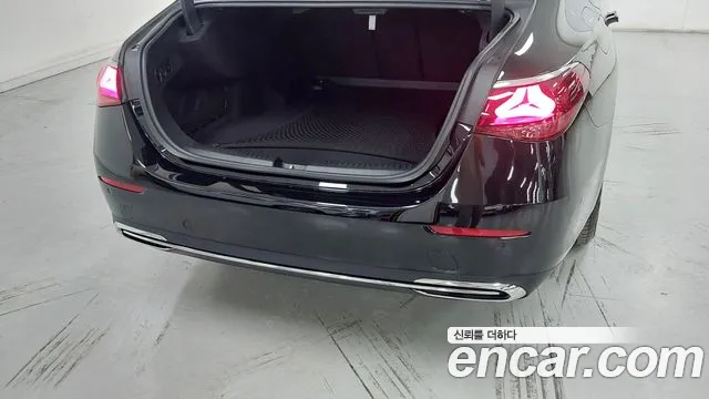 Mercedes-Benz E-Class W214 — Фото автомобиля 11