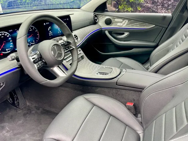 Mercedes-Benz E-Class — Фото автомобиля 16