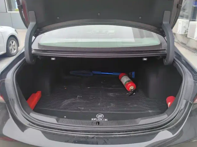 Buick LaCrosse — Фото автомобиля 4