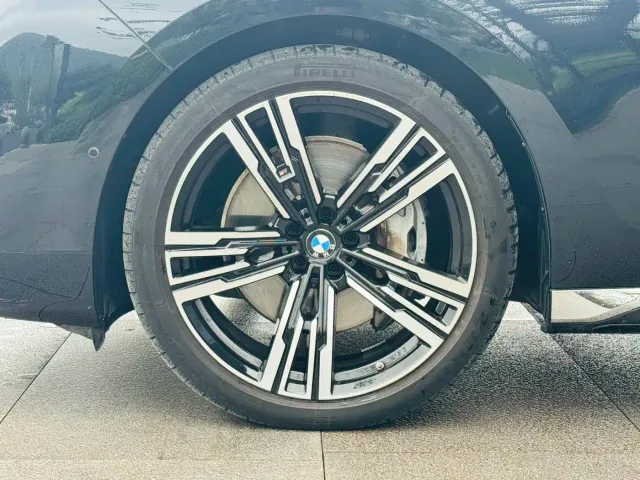 BMW 7 Series — Фото автомобиля 12