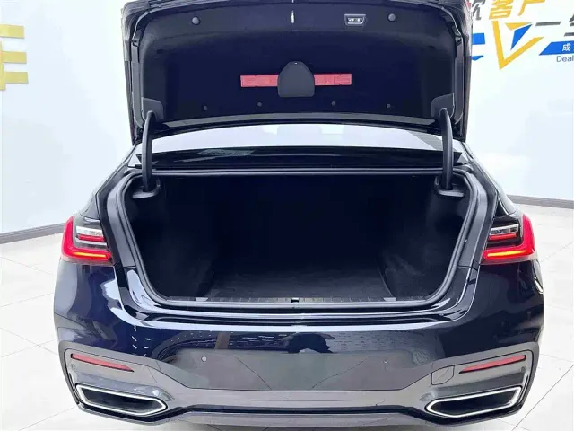 BMW 7 Series — Фото автомобиля 20
