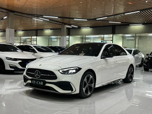 Фотография автомобиля — Mercedes-Benz C-Class