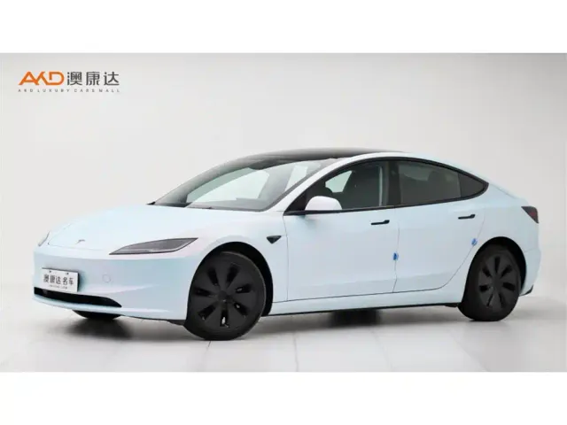 Фотография автомобиля — Tesla Model 3