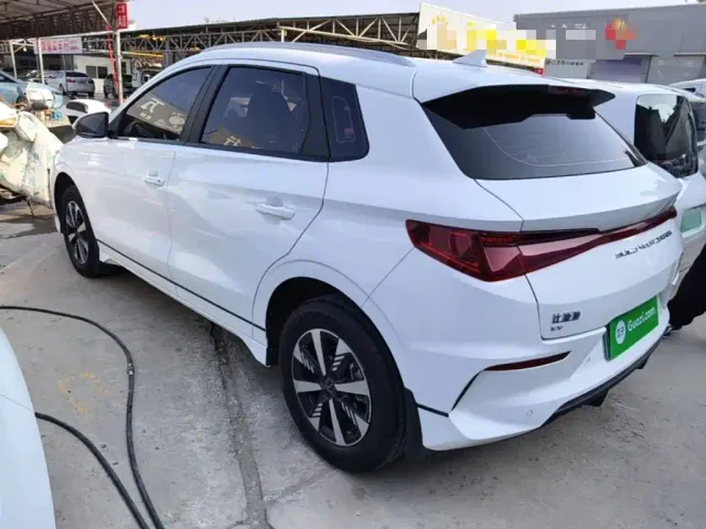 BYD e2 — Фото автомобиля 4