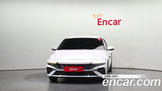 Hyundai AVANTE — Фото автомобиля 3