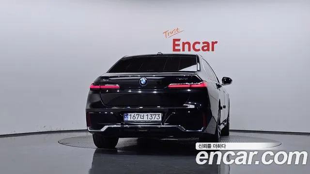 BMW 7 Series G70 — Фото автомобиля 4