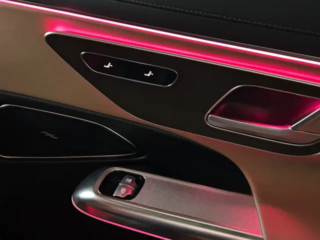Mercedes-Benz E-Class — Фото автомобиля 15