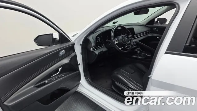 Hyundai Avante CN7 — Фото автомобиля 15