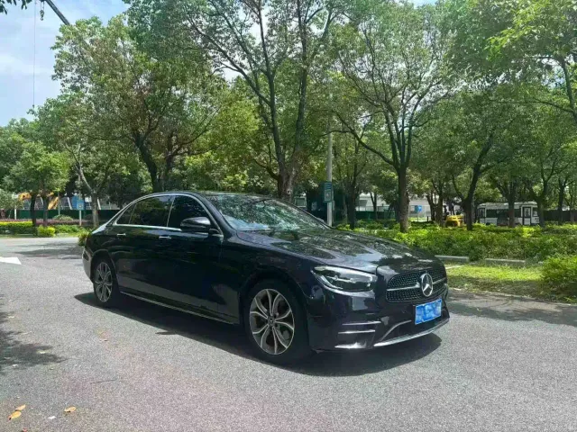 Mercedes-Benz E-Class — Фото автомобиля 3