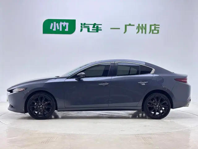 Mazda Axela — Фото автомобиля 4