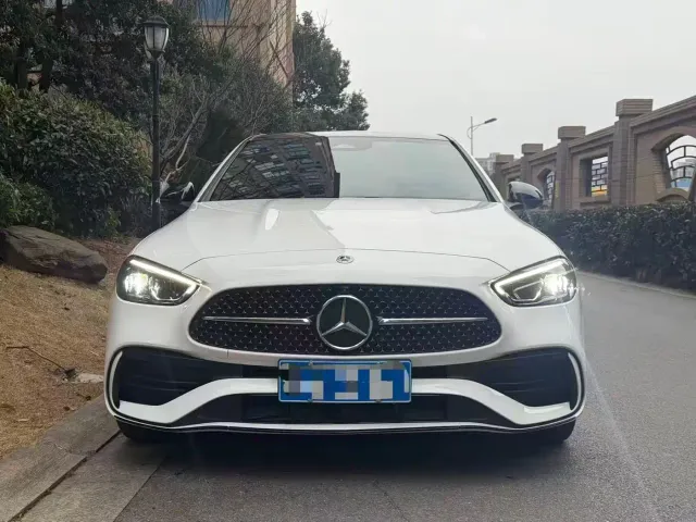Фотография автомобиля — Mercedes-Benz C-Class