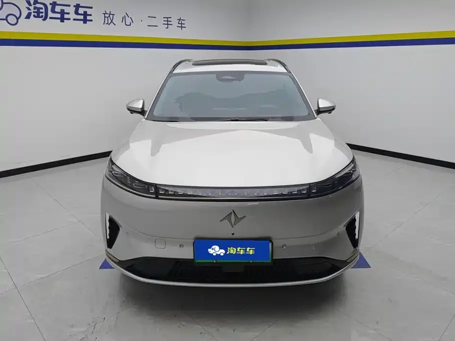 Dongfeng Yipai eπ008 2024 636Max Pure Electric 6-Seater — Фото автомобиля 2