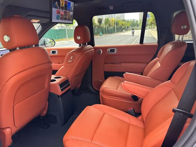Li Auto L9 — Фото автомобиля 6