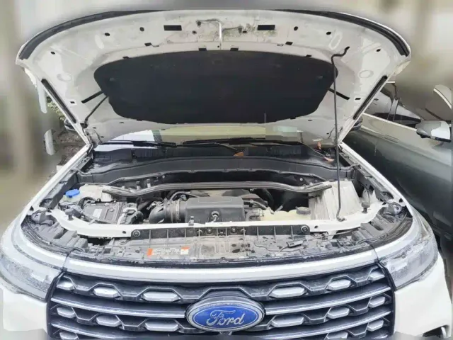 Ford Explorer — Фото автомобиля 3