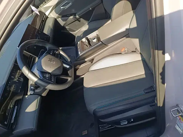 BYD Qin L — Фото автомобиля 14