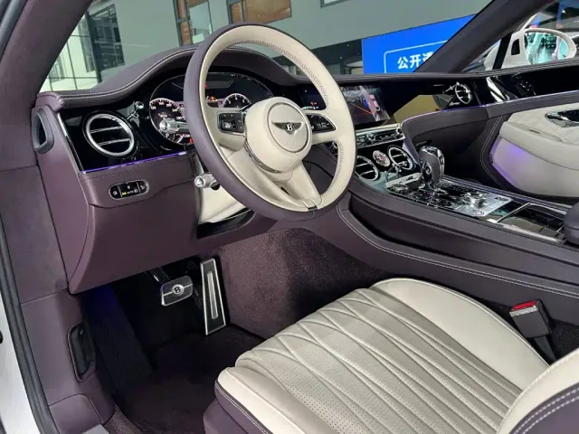 Bentley Continental — Фото автомобиля 7