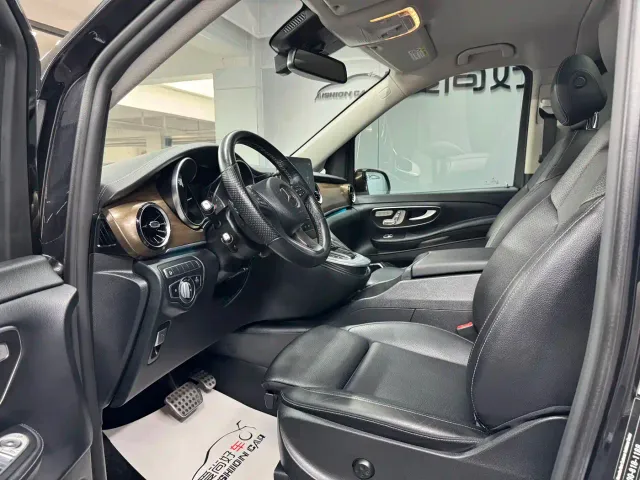Mercedes-Benz V-Class — Фото автомобиля 8